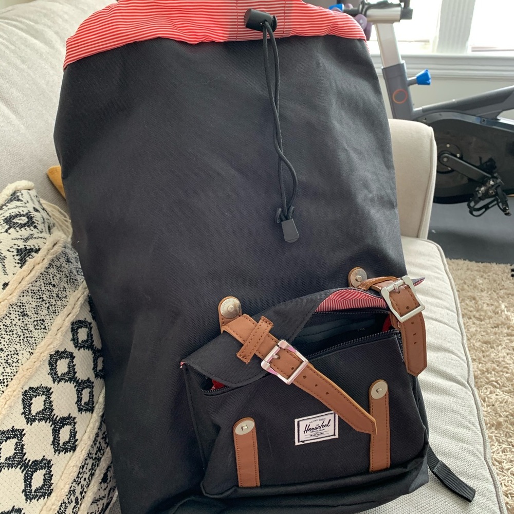 Herschel Back Pack - image 4